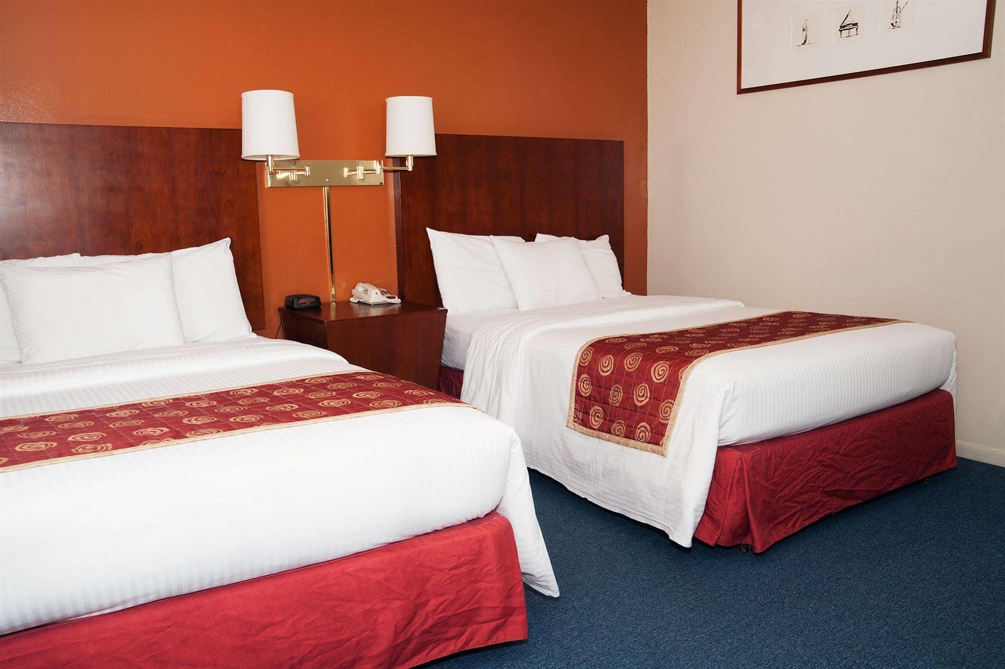 Red Carpet Inn And Suites Plymouth Exterior foto